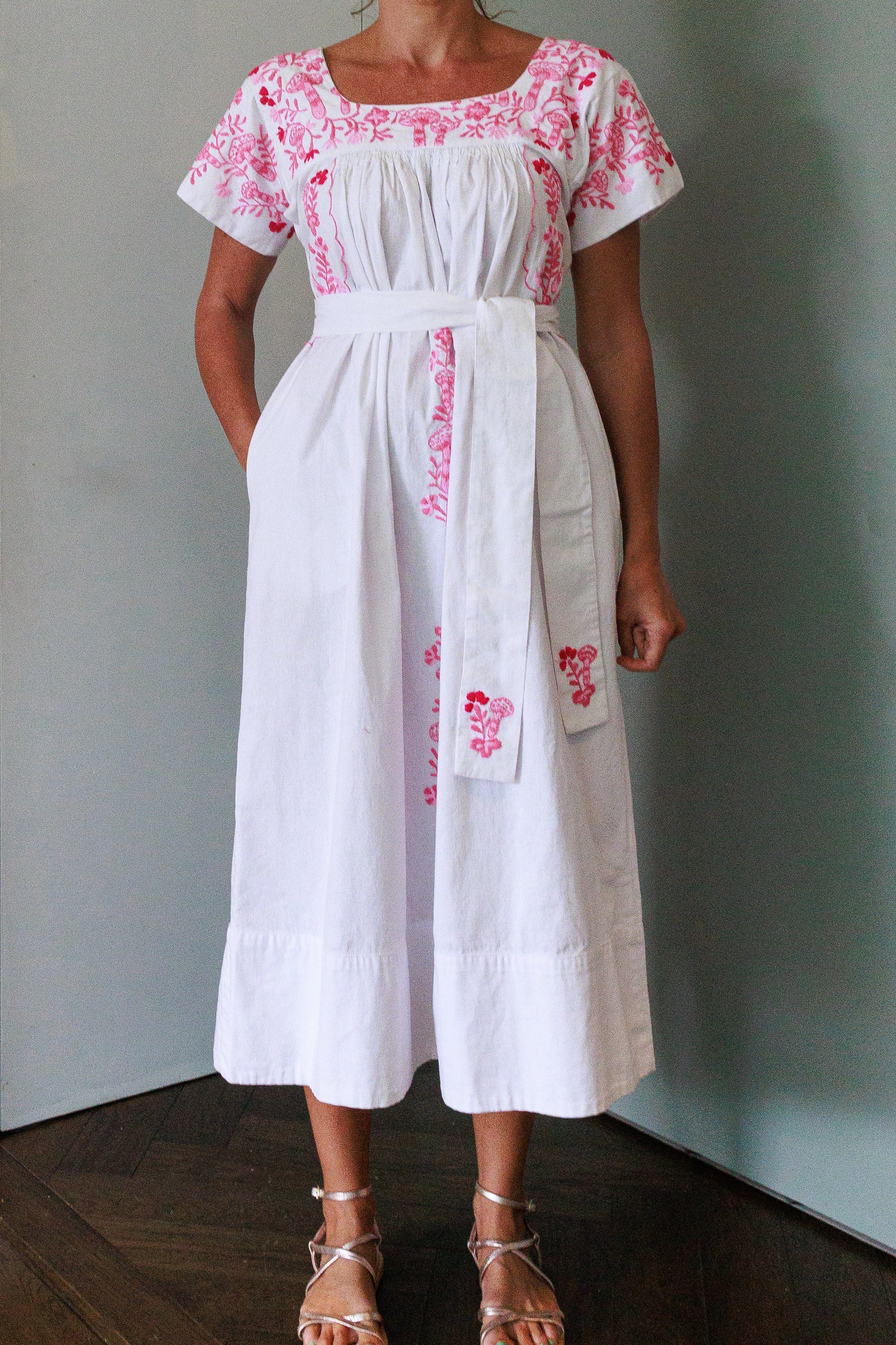 Mexican Embroidered Kaftan Dress - White with pink