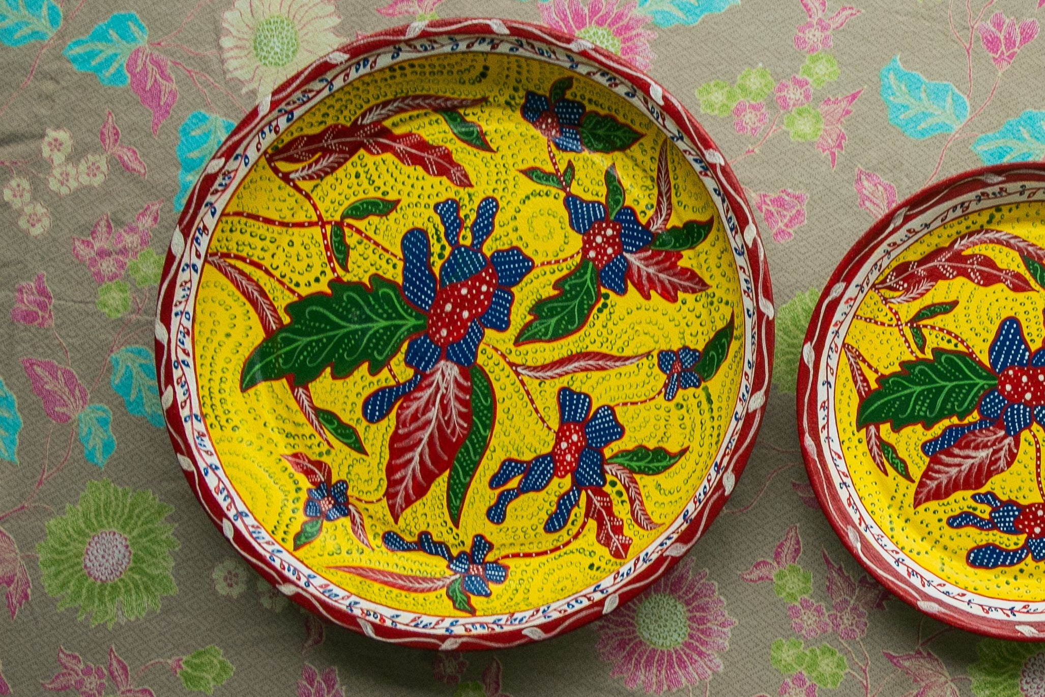 Yellow & Red Tray