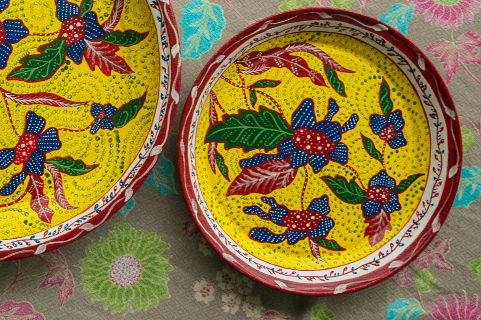 Yellow & Red Tray